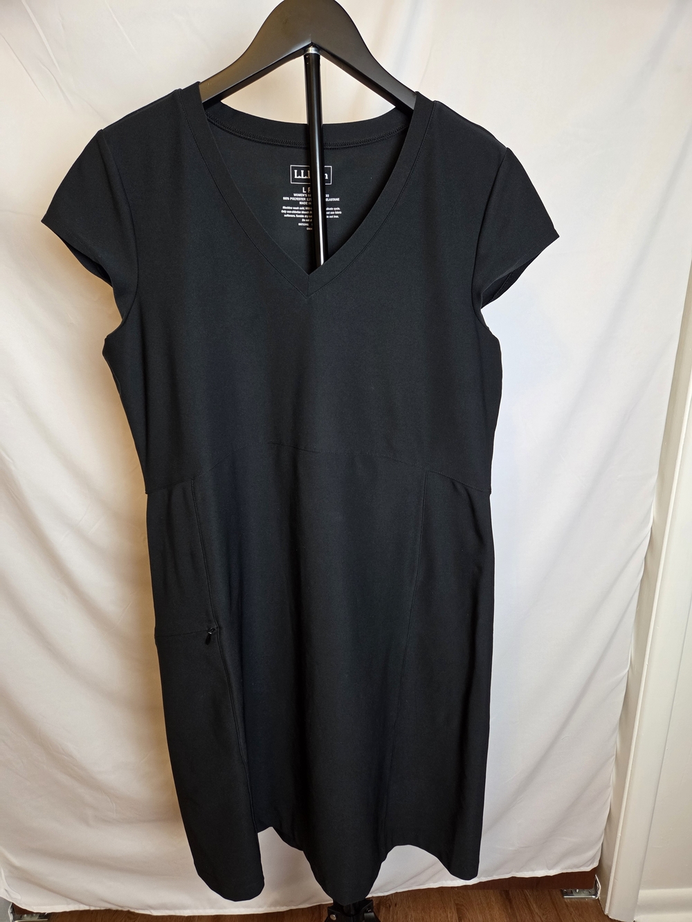 L.L. Bean Black V-Neck Casual Pocket Dress